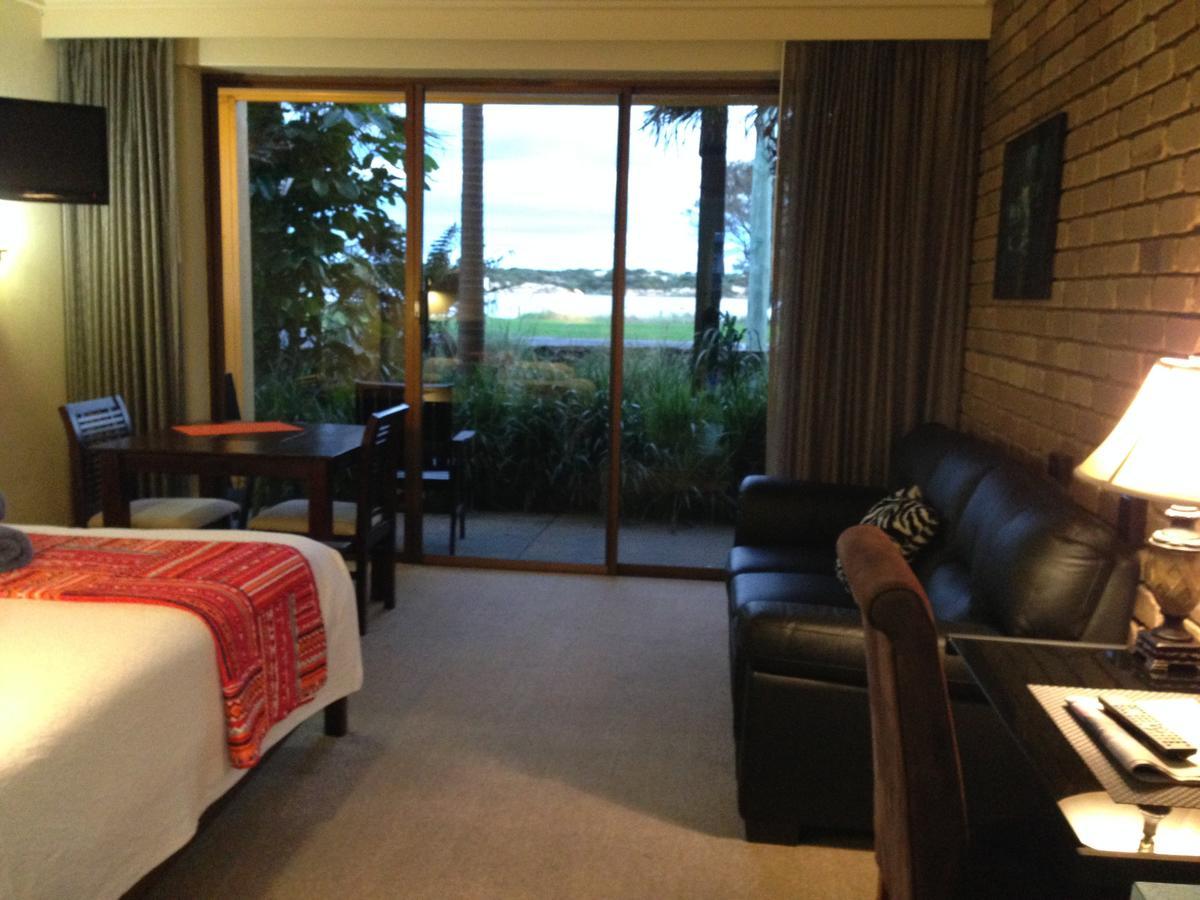 Abel Tasman Waterfront Motel Lakes Entrance Eksteriør bilde